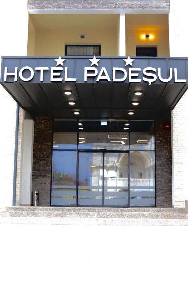 Hotel Padesul Faget  ภายนอก รูปภาพ